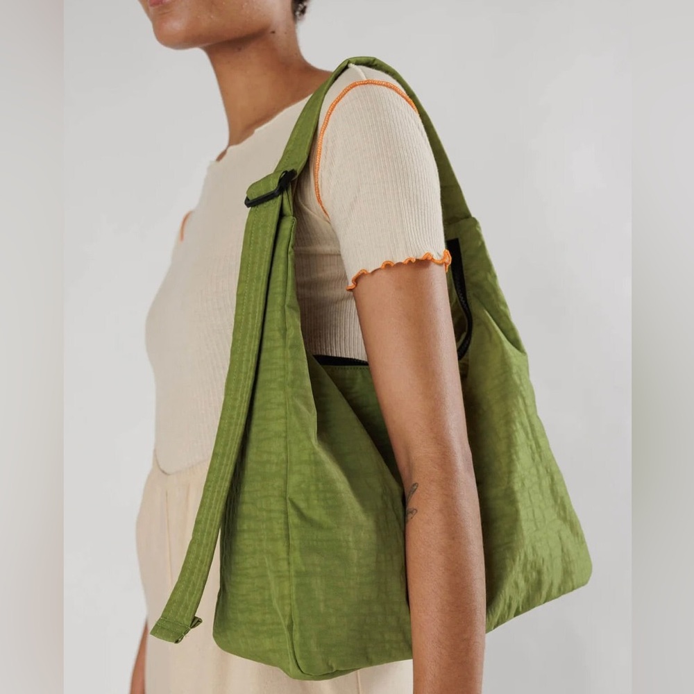 BAGGU Large Avocado Nylon Shoulder Bag